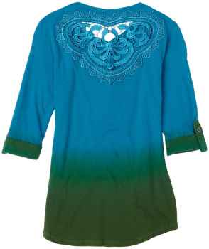 Batiktop mit Häkelarbeit