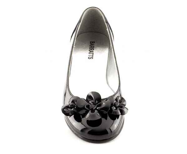 Lack-Ballerinas mit Blumenbesatz