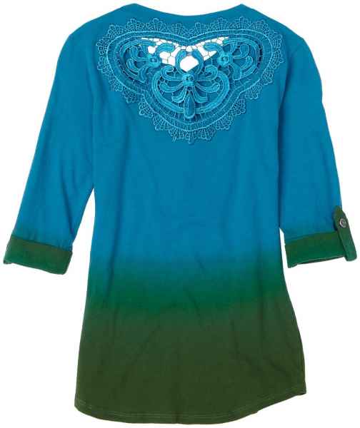 Batiktop mit Häkelarbeit