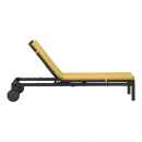 Liege mit grauem Kissen